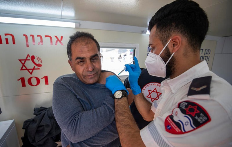 Israelul impune noi restricții, după ce cazurile de COVID au continuat să crească
