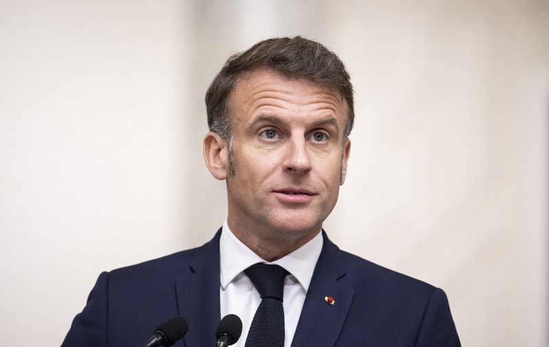 Cu ce parfum se dă Emmanuel Macron. Angajații îl simt înainte să apară la Palatul Élysée