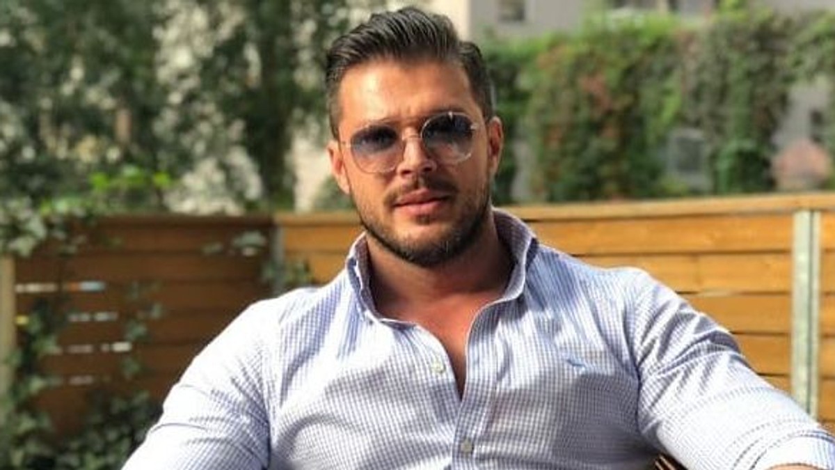 Ce decizie a luat Victor Slav, la un an după ce a fost operat la picior