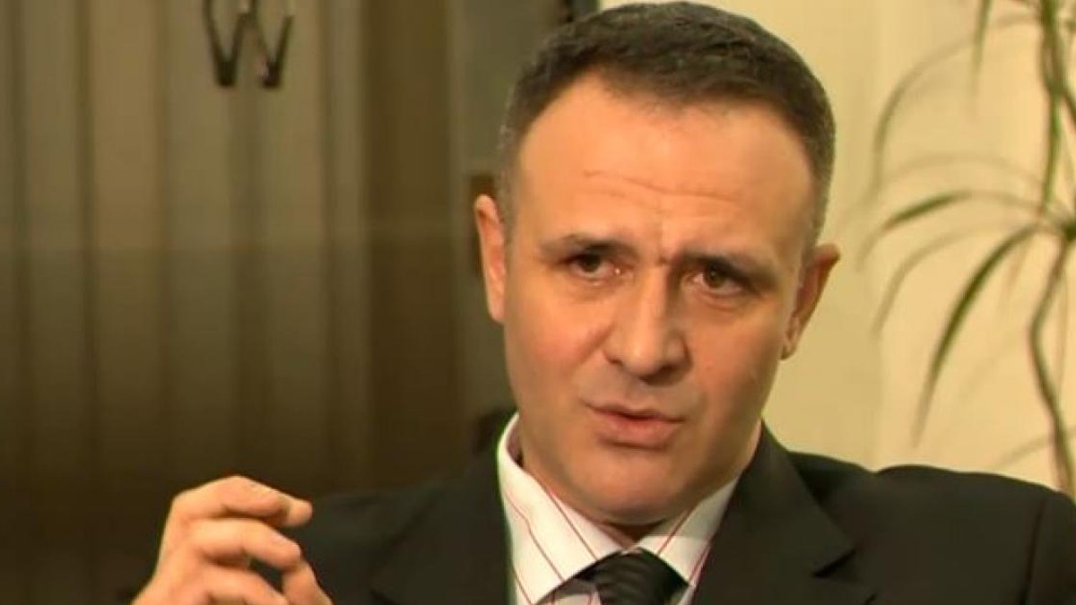 Rectorul Academiei de Poliție este acuzat de plagiat