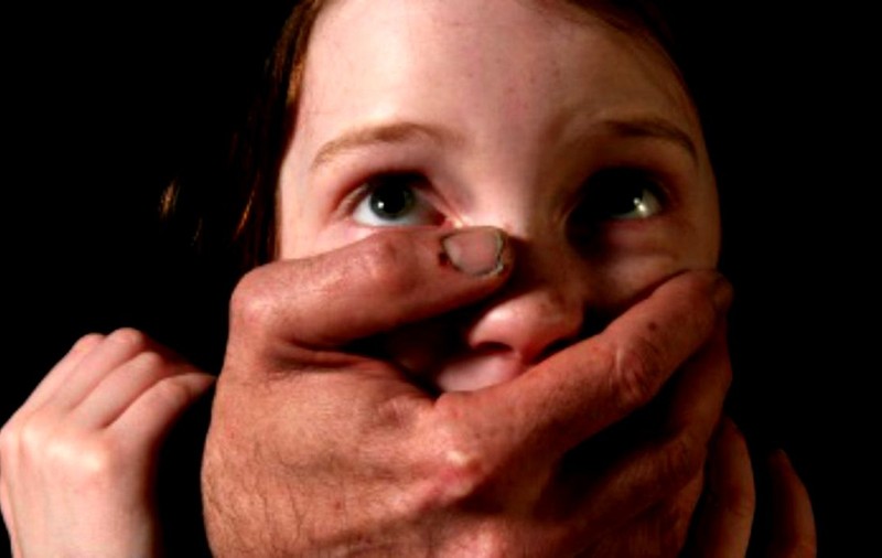 Pedofil din Brăila, pus în libertate, pentru că faptei îi „lipsește orice element de violență”