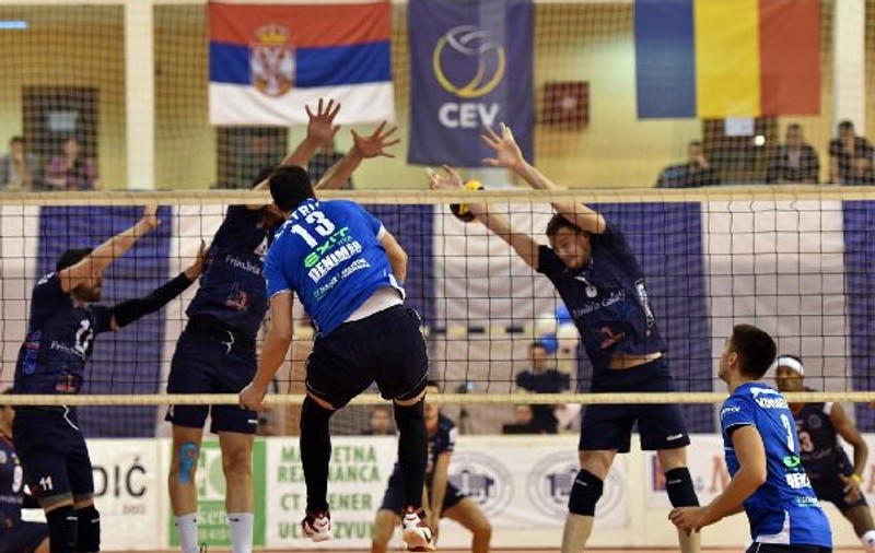 Primele meciuri internaţionale pentru echipele românești de volei. Program