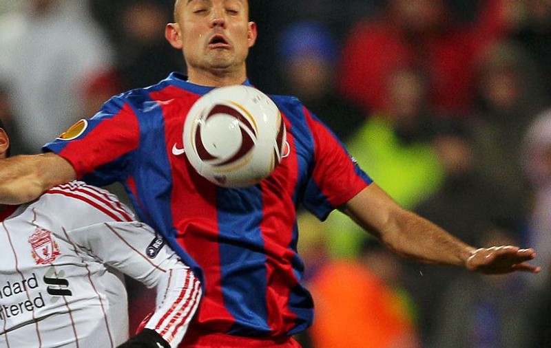 Steaua a anunţat oficial despărţirea de mijlocaşul Angelov 