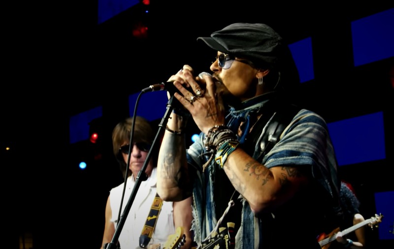 Johnny Depp și Jeff Beck îl dau în judecată pe folcloristul care i-a acuzat de plagiat