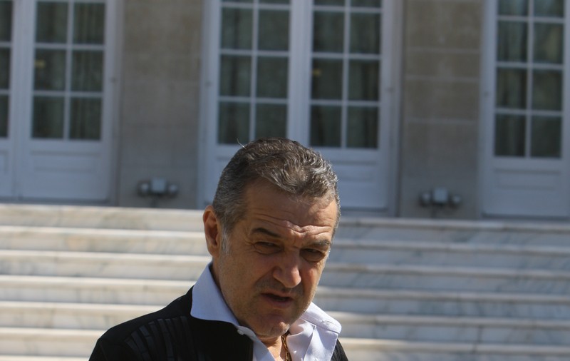 Gigi Becali, ”mitraliat” din toate părțile! ”L-am ajutat să fure Steaua” / VIDEO