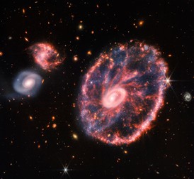 Galaxia Cartwheel, surprinsă de telescopul James Webb. Foto: Profimedia