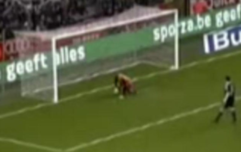 Video / Aţi văzut un autogol mai stupid?