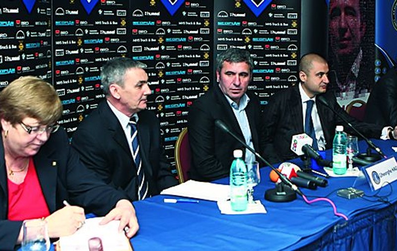 Hagi bagă 10.000.000 €