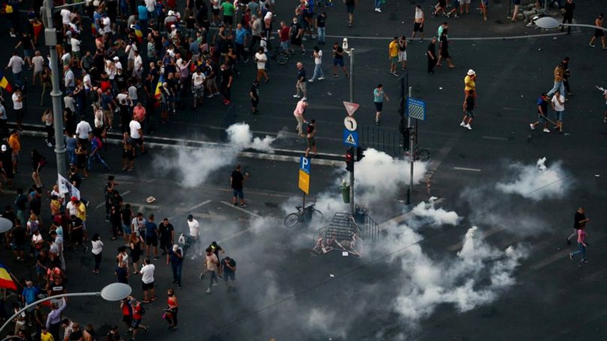 Nu a existat o nevoie reală de intervenție în forță în Piața Victoriei, spun procurorii militari; Sindile și Cucoș au dat ordine peste comandantul acțiunii