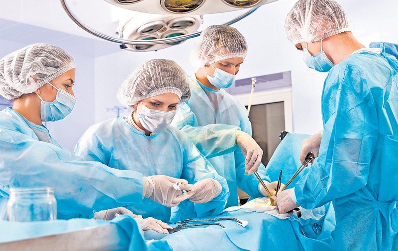 Ne-au luat MEDICII BUNI? SĂ NE PLĂTEASCĂ PENTRU EI!