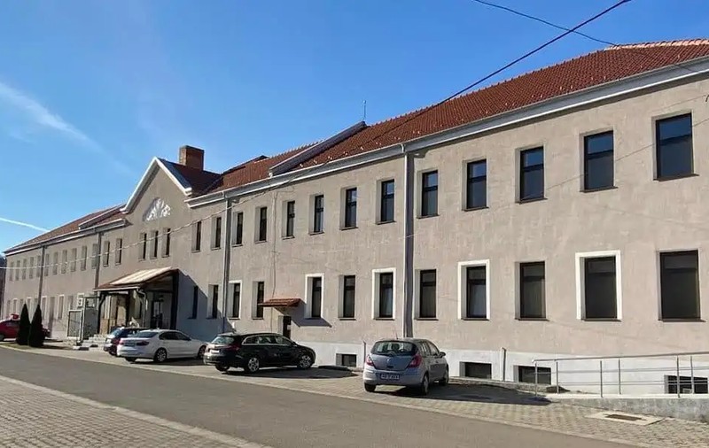Tânără din Alba, ținută în viață cu aparate la ATI, după o anestezie făcută la spitalul din Cugir. Scrisoarea emoționantă a soțului