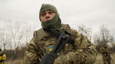 Voluntarii sunt civili, majoritatea fără experiență militară recentă
