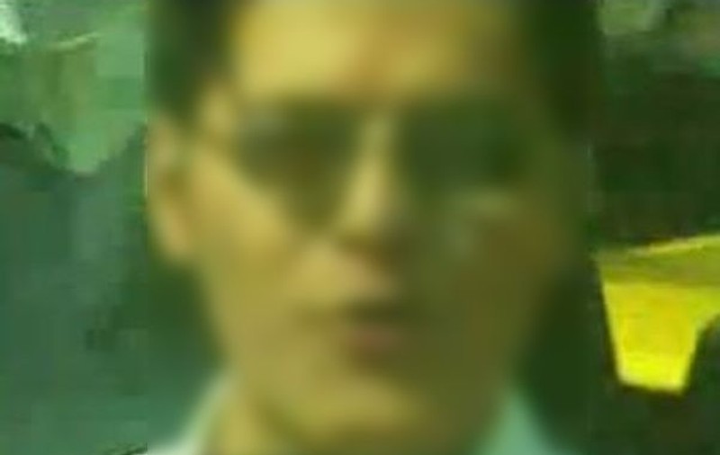 E neschimbat! Mai ţii minte cum arăta Liviu Vârciu în videoclipul "Ochii tăi"?  