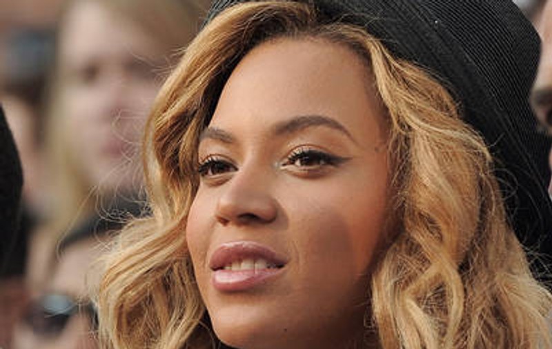 Vezi cum arată Beyonce în BIKINI, la 1 an de la naşterea fiicei sale - FOTO ÎN ARTICOL