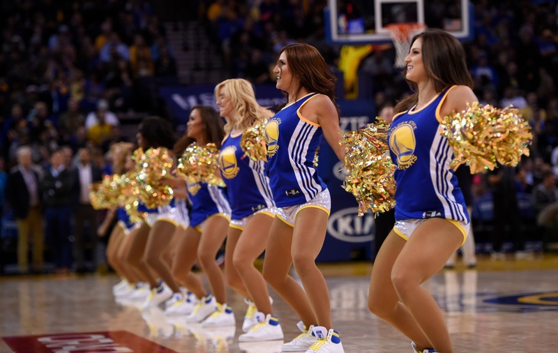 Golden State Warriors calcă totul în picioare în NBA. Un meci istoric o așteaptă marți noapte