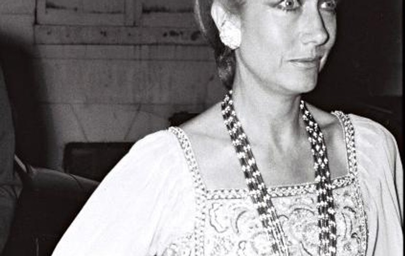 Simbolul eleganţei pariziene, Hélène Rochas, a murit