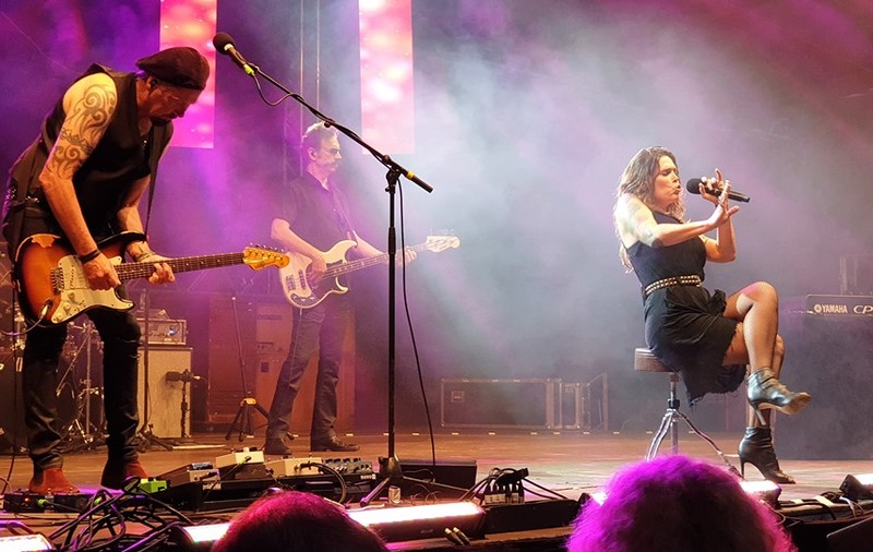 Beth Hart va cânta și anul viitor la Brezoi! Este din nou cap de afiș la Open Air Blues Festival