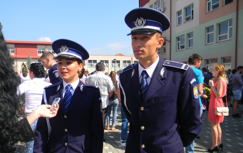 Departajarea a fost imposibilă! Ei sunt șefii de promoție ai Școlii de Poliție din Cluj