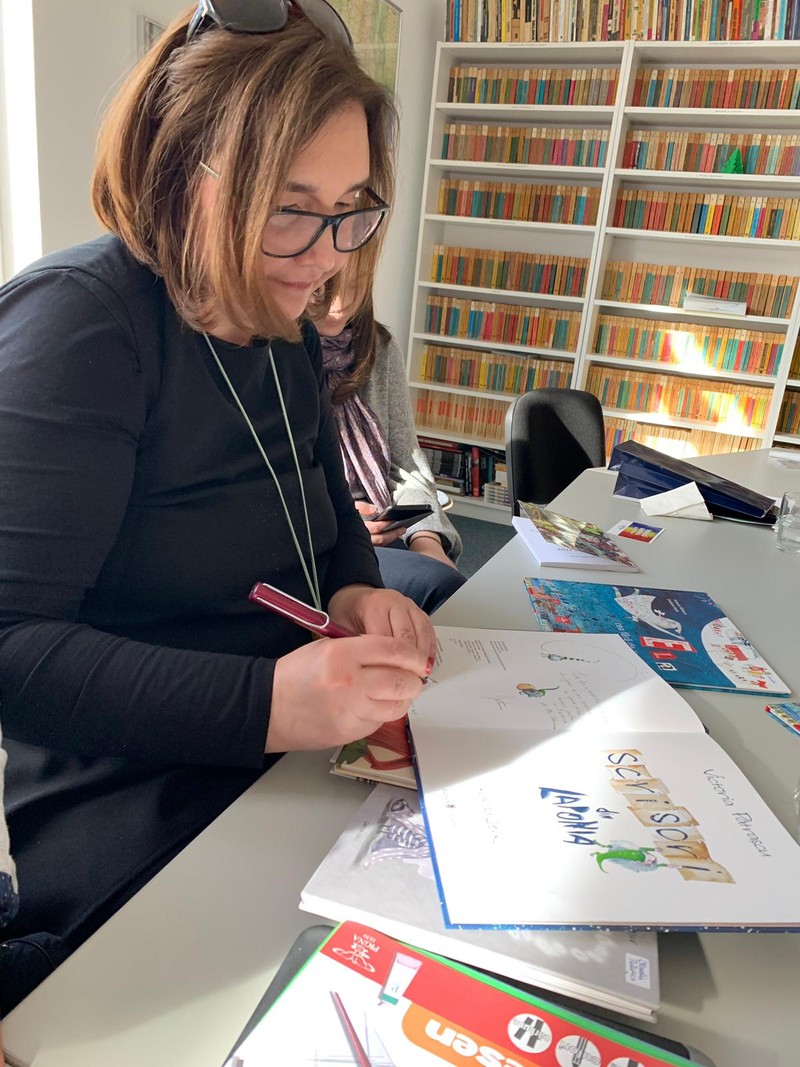 La o carte pentru copii e foarte importantă imaginea