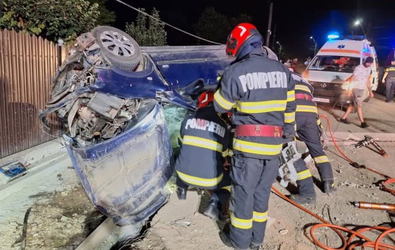 O plimbare cu mașina între prieteni s-a sfârșit tragic la Tufești: Oana, o fată de doar 18 ani, a murit, șoferul e în comă și alte două fete sunt în stare gravă