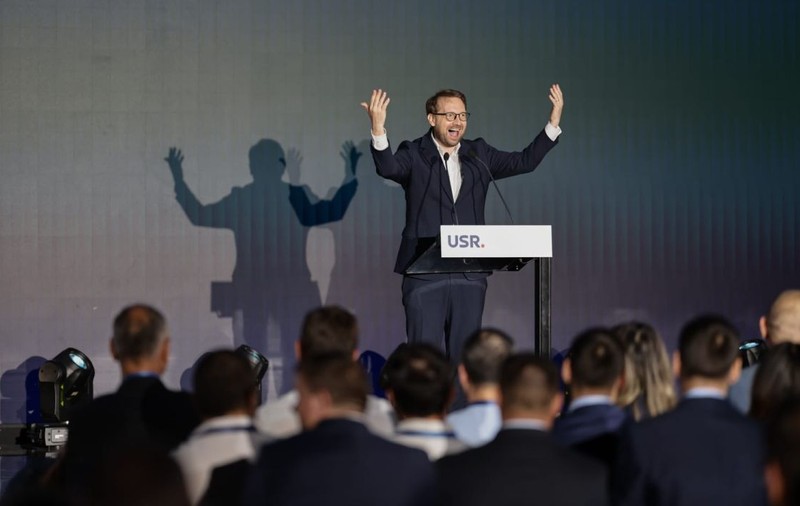 Dominic Fritz, despre obținerea cetățeniei: „Cea mai românească experiență ever, de peste un an. Stau la coadă pentru un dosar”