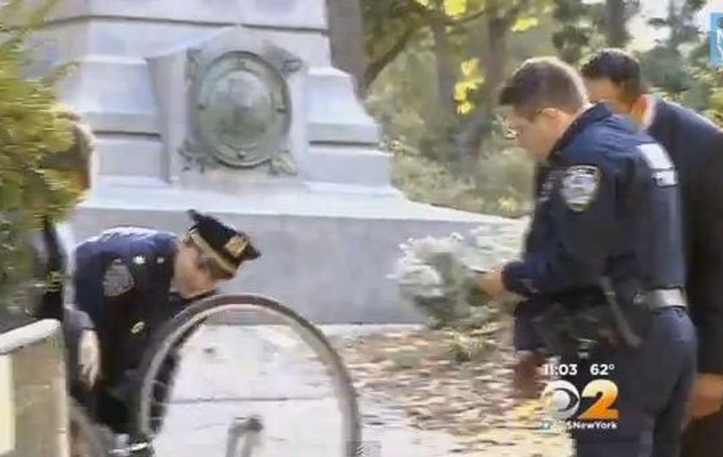 Ce au putut să găsească poliţiştii americani în Central Park din New York i-a pus pe GÂNDURI! Nici nu ştiu de unde să înceapă căutările