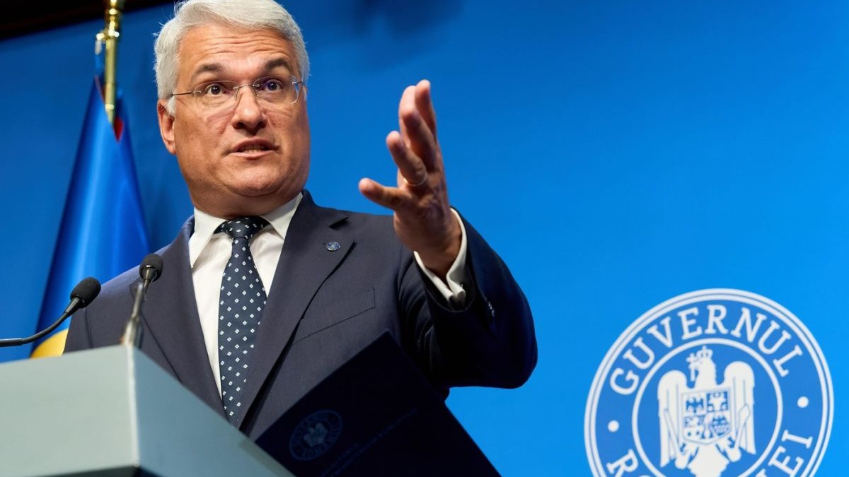 Dragoș Pîslaru, ministrul Investițiilor și Proiectelor Europene, susține o conferință de presă privind implementarea Planului Național de Redresare și Reziliență (PNRR) la Palatul Victoria, 1 septembrie 2026