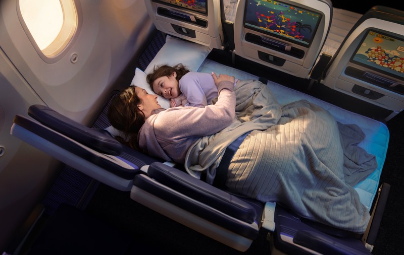 O companie aeriană introduce la clasa Economy scaune care se pot transforma în pat, pentru zborurile pe distanțe lungi