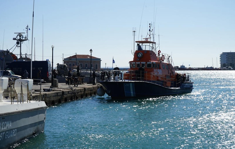 Tensiuni între Grecia și Turcia după ce garda de coastă elenă a tras focuri de avertisment către o navă