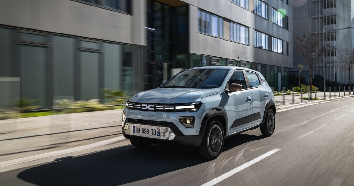 Masina electrica marca Dacia model Spring care merge in oras, poza profesionala