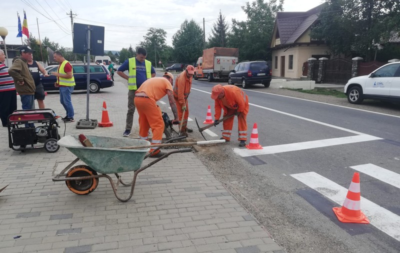 Minunea de la Gâdinți: se montează semafoare în intersecția groazei din Neamț, unde s-a produs inclusiv un accident live la TV