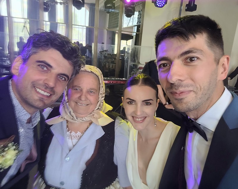 Mircea Bravo s-a căsătorit. Prietenii lui au glumit pe internet: „Prima nuntă la care o să fie furată bunica, nu mireasa”