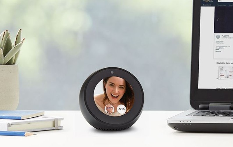 VIDEO / Amazon vrea să-ți cucerească locuința. Gigantul lansează o nouă linie de gadgeturi Echo pentru o casă inteligentă. Asistentul digital Alexa ajunge și pe BMW-uri