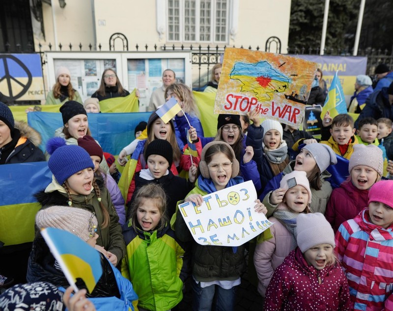 Miting de protest al refugiaților din Ucraina față de războiul declanșat de Rusia, în fața Ambasadei Kievului la București