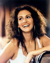 Actrița Julia Roberts a primit un Golden Globe Award și o nominalizare la Premiul Oscar pentru rolul ei