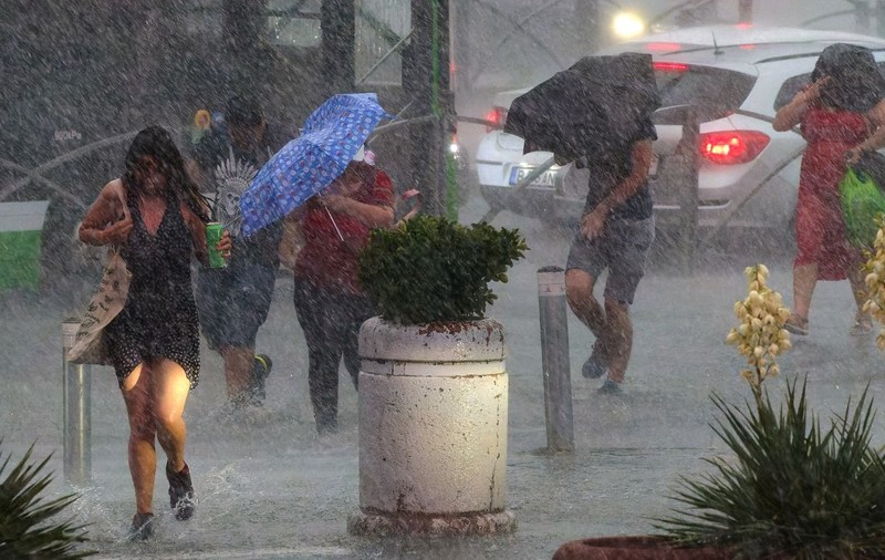 Regiunile din România unde urmează o lună de vreme instabilă și precipitații. Prognoza meteo ANM în iunie 2026