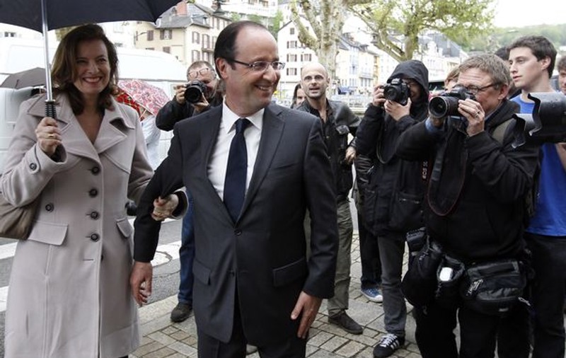 Francois Hollande îl devansează pe Nicolas Sarkozy în teritoriile din străinătate
