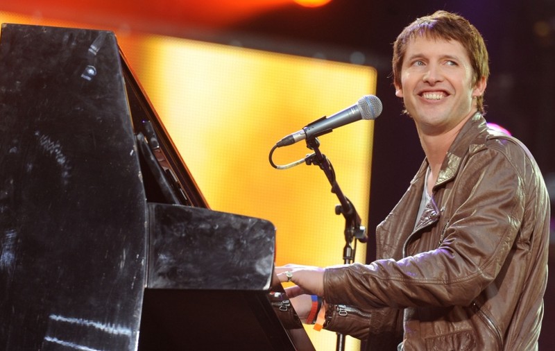 James Blunt cântă în Afghanistan de Crăciun 