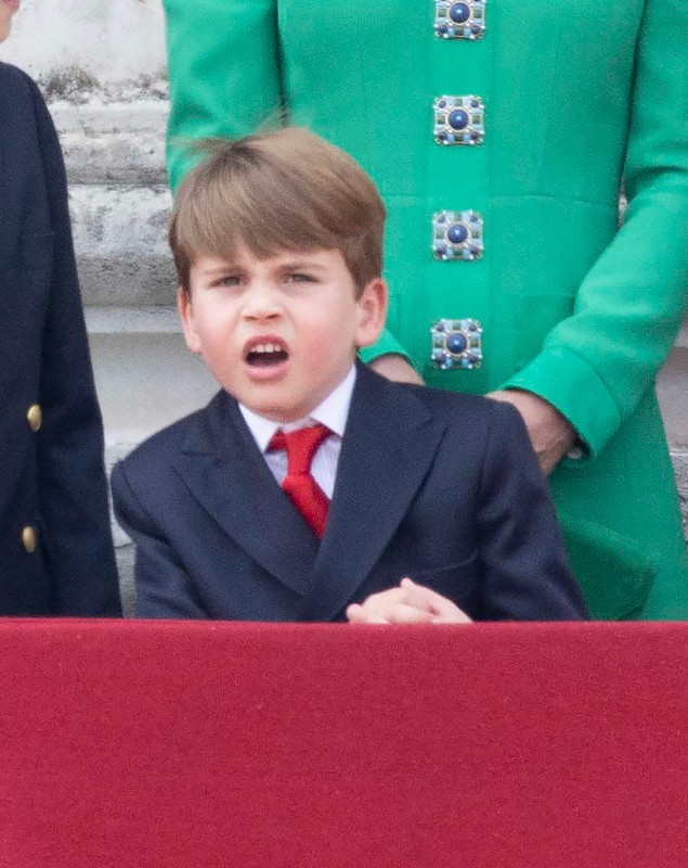 GALERIE FOTO. Prințul Louis a furat toată atenția la parada de ziua regelui Charles al III-lea. Gesturile sale simpatice au fost remarcate de toată lumea