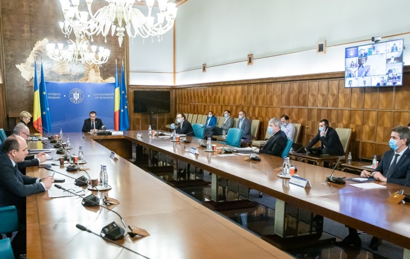 Guvernul a aprobat normele privind amânarea plăţii utilităţilor şi chiriei pentru avocaţi, notari şi executori judecătoreşti