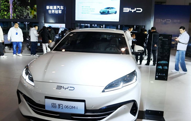 Chinezii pregătesc un nou salt tehnologic pentru maşinile electrice. Încărcarea rapidă pentru 300 km în doar 5 minute