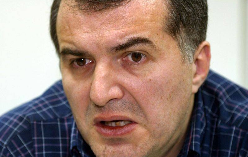 Florin Călinescu: ”Mi-am pierdut jumătate din familie. Nu e ușor să fii și mamă și tată”
