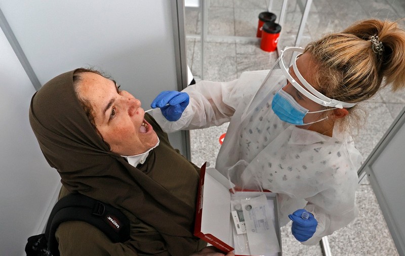 Germania va testa gratuit persoanele care vin din țări cu risc epidemic major