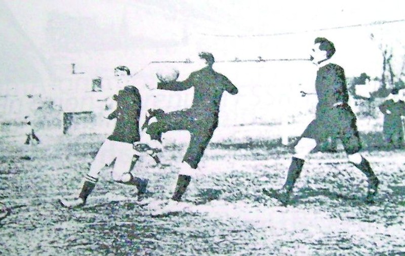 110 ani de la primul meci de fotbal
