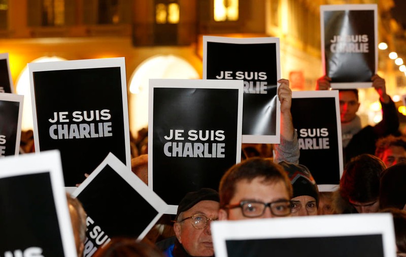 Condamnări pentru atacul de la Charlie Hebdo. 14 persoane au fost trimise după gratii