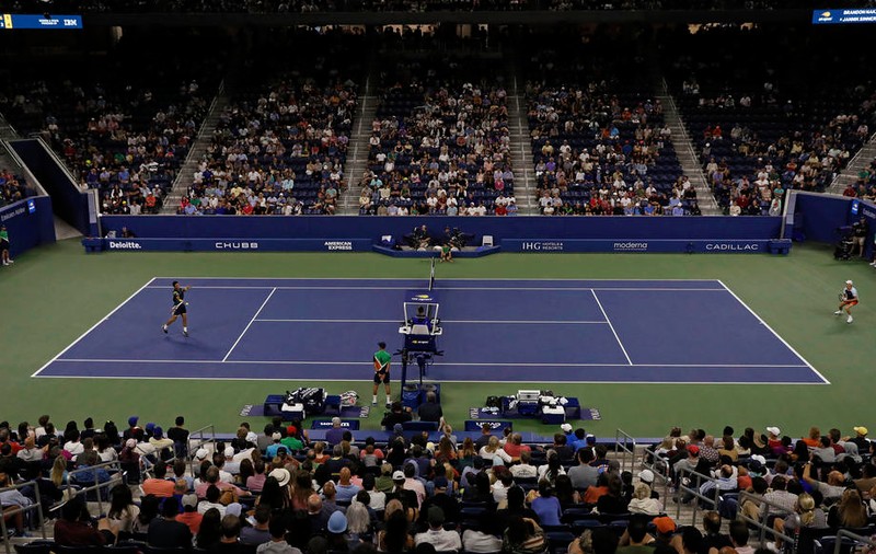 Un bărbat a fost reținut de polițiști după ce a încercat să intre înarmat la US Open