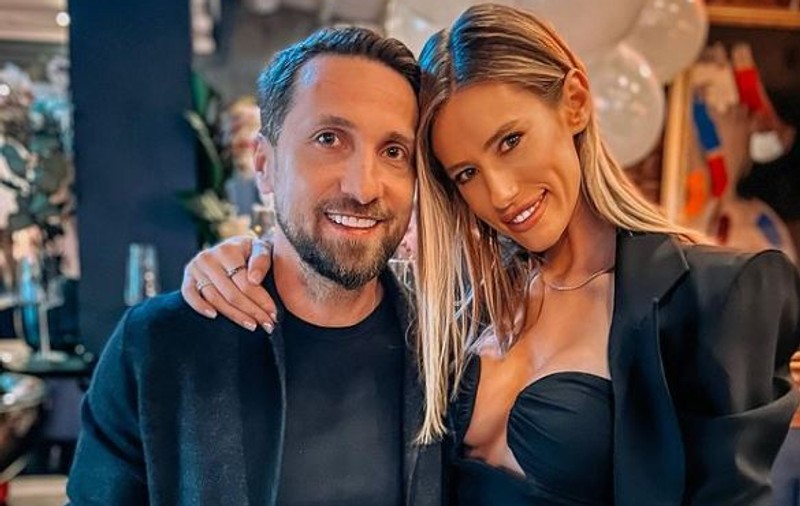 Gabriela Prisăcariu a probat rochia de mireasă. Cum a reacționat Dani Oțil: „Ți se văd chiloții”