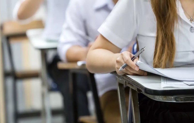 Dosar penal în Gorj, după ce subiectele la matematică de la Evaluarea Națională au fost scurse în timpul examenului