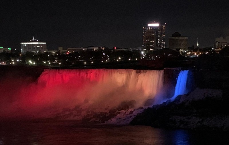 Cascada Niagara va fi iluminată în roşu, galben şi albastru de Ziua Națională a României