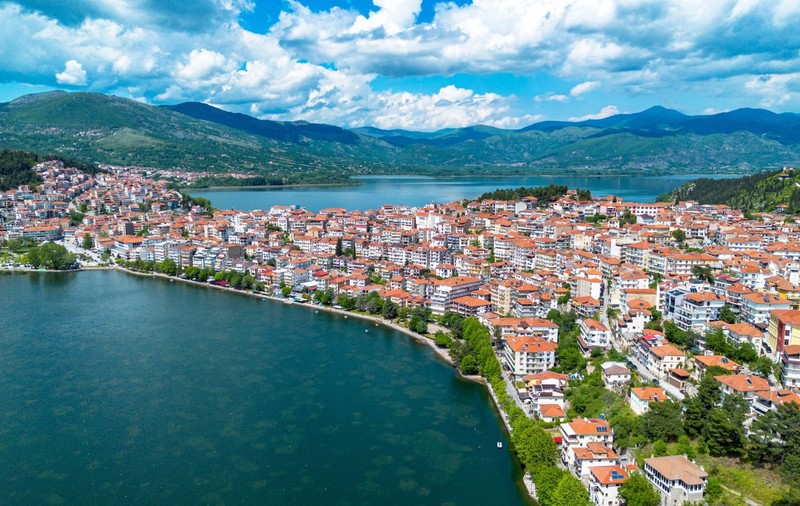 Regiunile din Grecia care oferă 10.000 de euro celor care vor să se relocheze